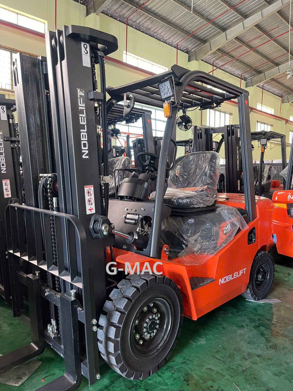 Xe-nâng-dầu-trung-quốc-động-cơ-Mitsubishi 4s-2.5 tấn.jpg (418 KB)